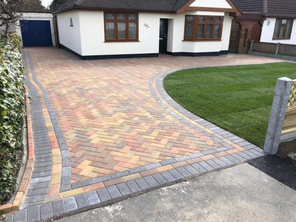 Tripe bordered block paving driveway in Berechurch